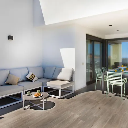 Сasa de vacaciones Royal By Interhome *