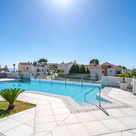 Holiday Home Royal Beach Nerja By Interhome בית נופש נרחה